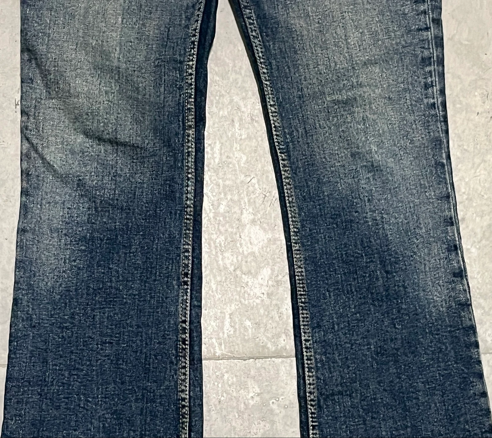 Hoge taille spijkerbroek met uitlopende pijpen – photo 8